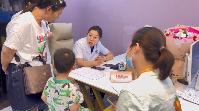 8月17日-18日，北京清华长庚医院李薇薇副教授莅临南京维多利亚胎记研究院进行联合会诊